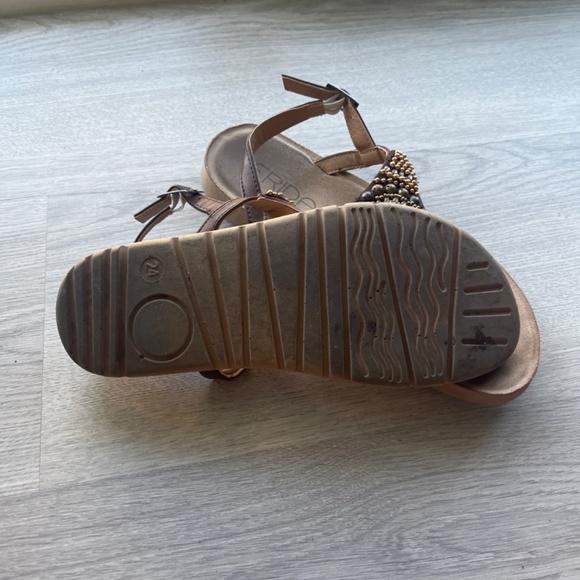 Sandals - Picture 3 of 3